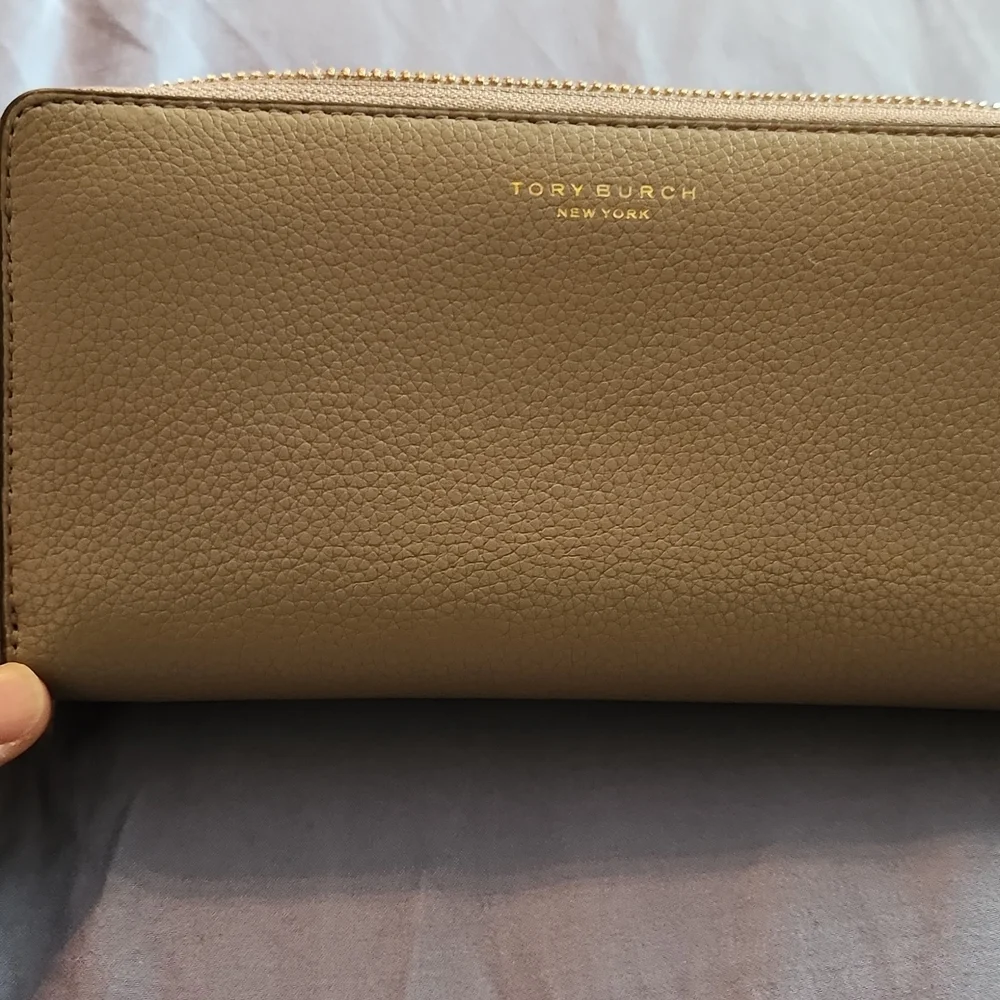 Tory Burch Wallet - Picture 7 of 9